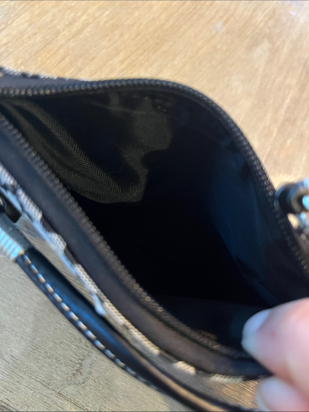 Coach Black and Gray Signature Jacquard Wristlet barely used - Picture 3 of 4